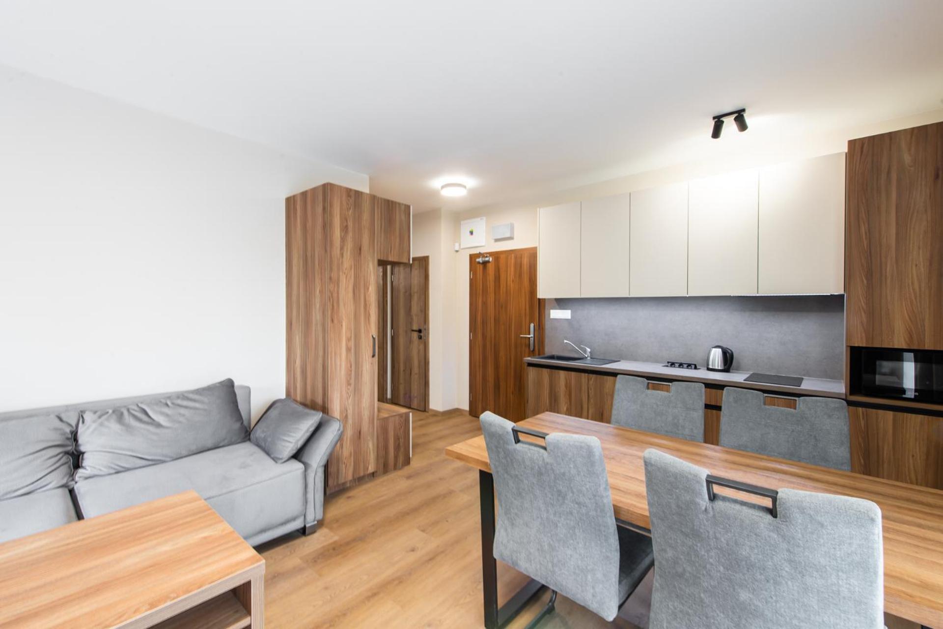 Happy Nest Apartment *